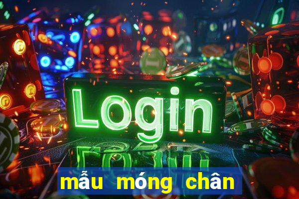 mẫu móng chân đính đá đẹp 2020